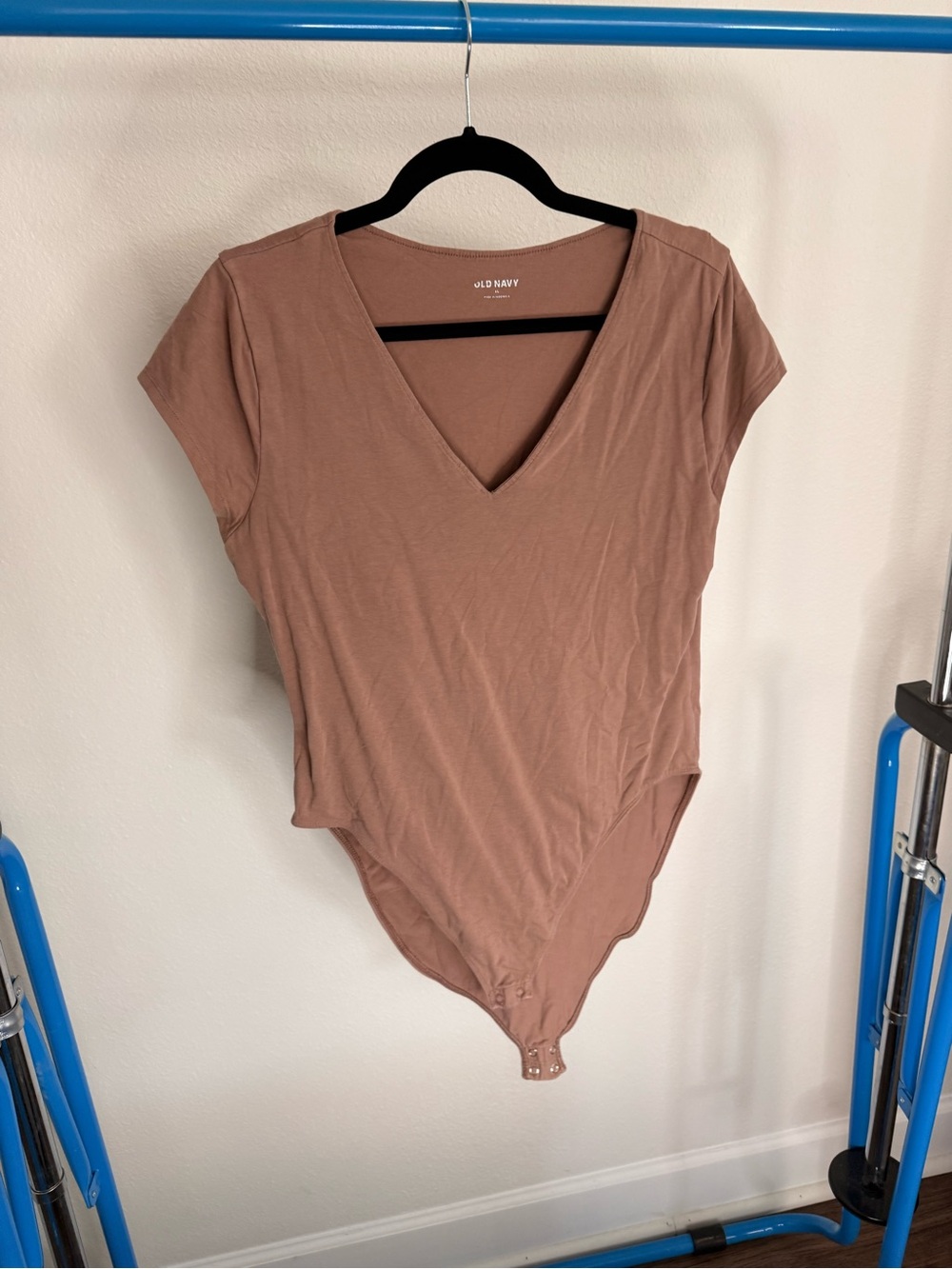 Old Navy Women's V-Neck Bodysuit in Mauve